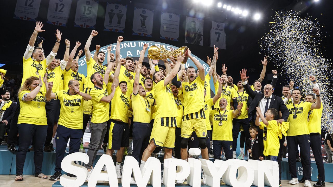 Fenerbahçe Beko Türkiye Basketbol Süper Lig Şampiyonu Oldu!