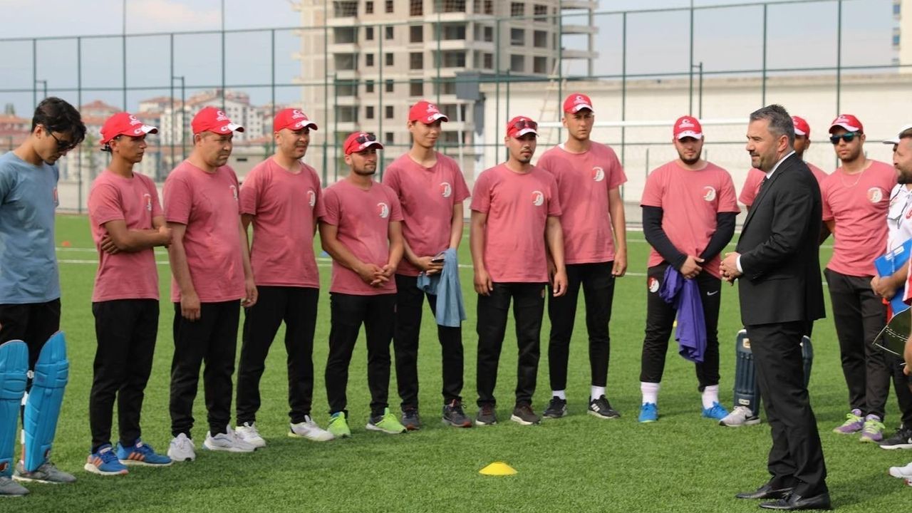 Türkiye Kriket Takımı Avrupa Elemelerine Hazırlanıyor!