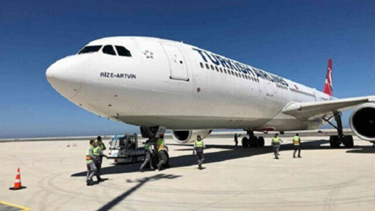 Türkiye'nin Yeni Rize-Artvin Havalimanına İlk Uçak İndi